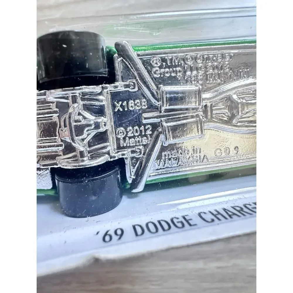 Hot Wheels 2013 HW Workshop '69 Dodge Charger Daytona Green 234/250 Hotwheel H44
